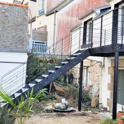 Balcon sur pilotis