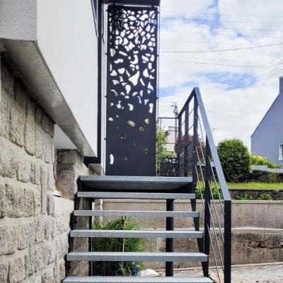 Balcon sur pilotis