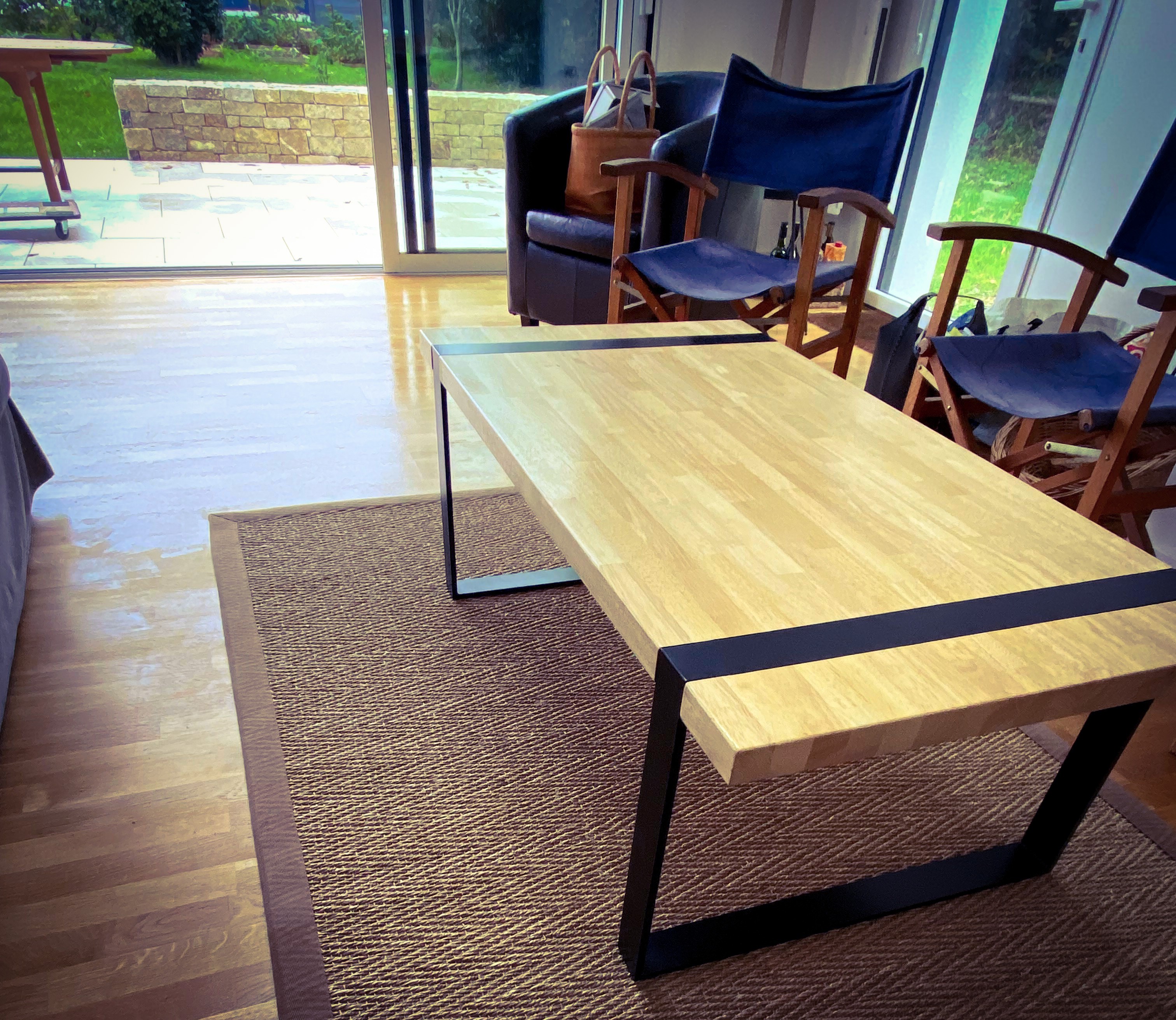 Table basse sur plats acier