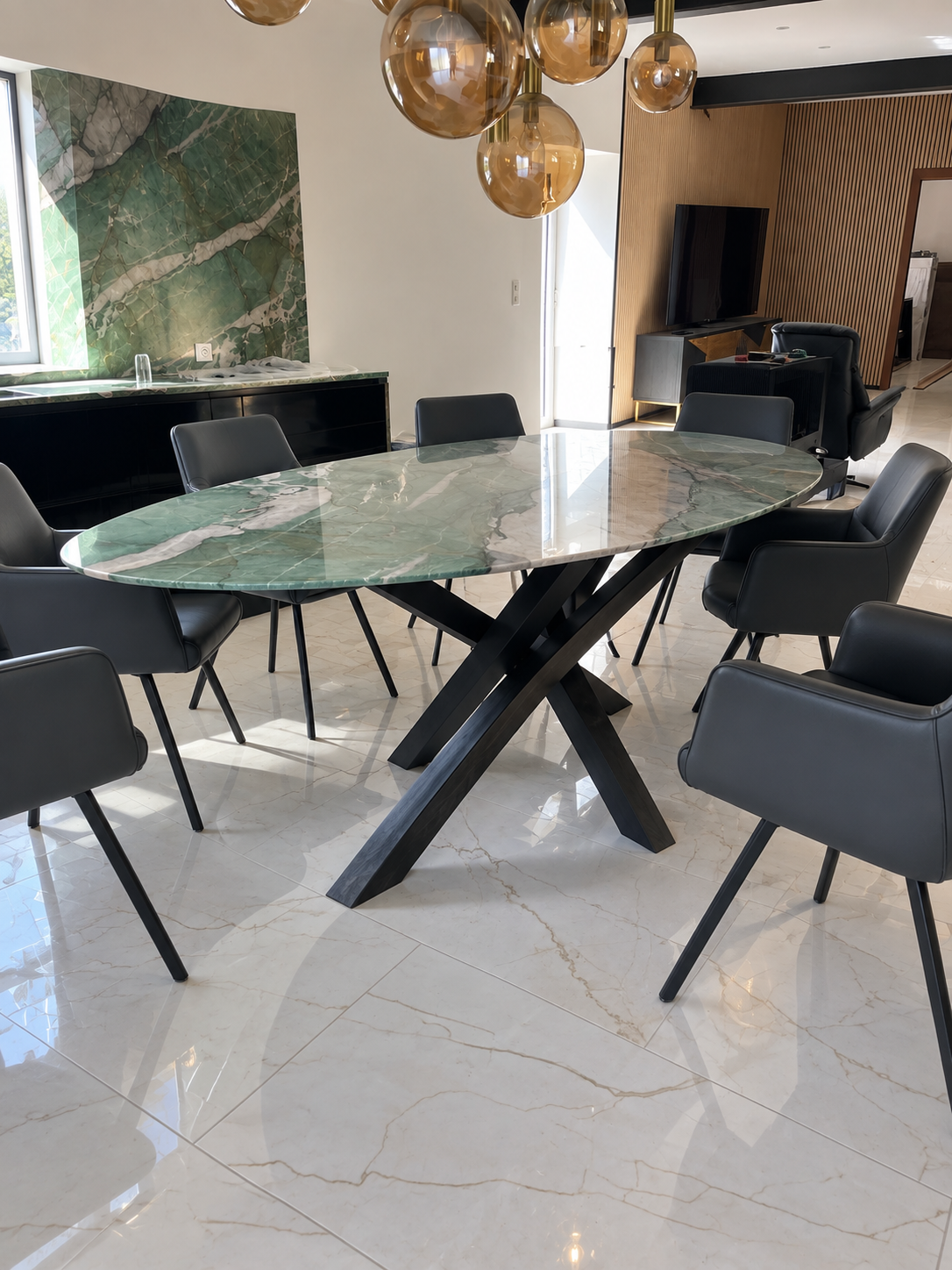 Table à manger - Pieds entrecroisés