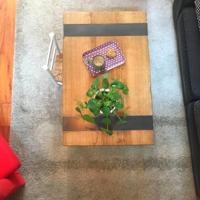 Table basse sur plats acier